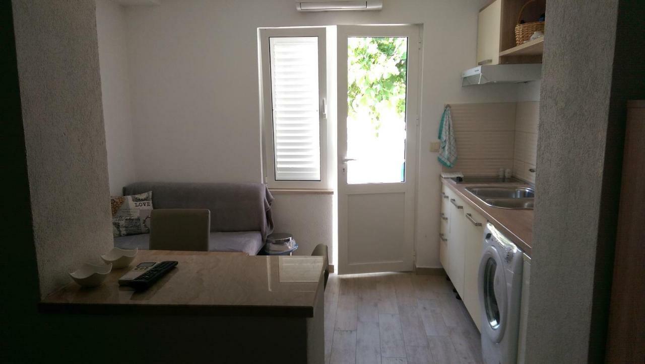 Dina Apartment *