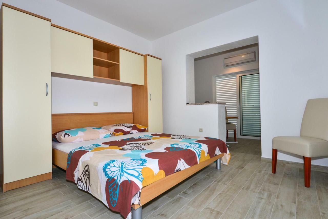 Dina Apartment