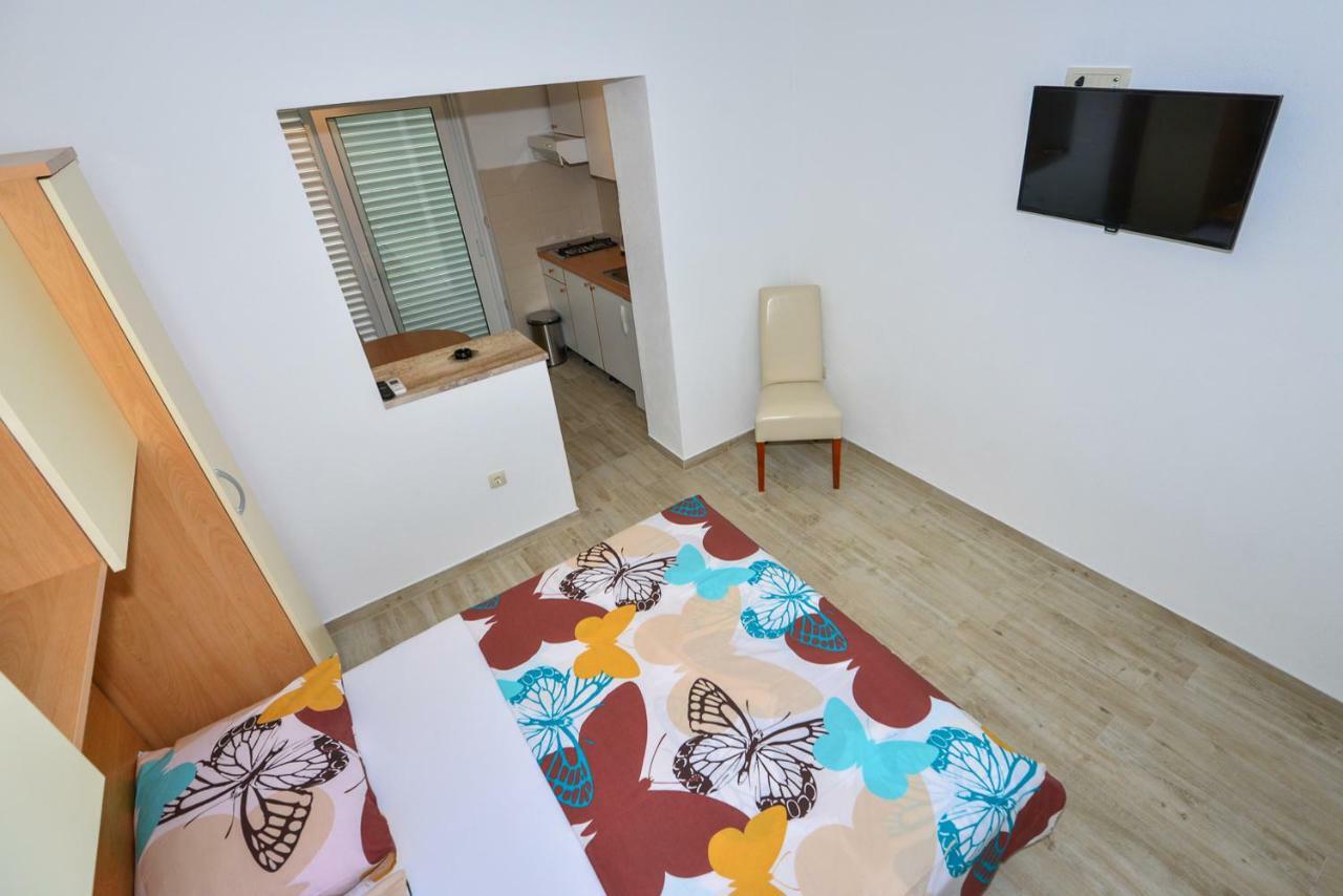 Dina Apartment *