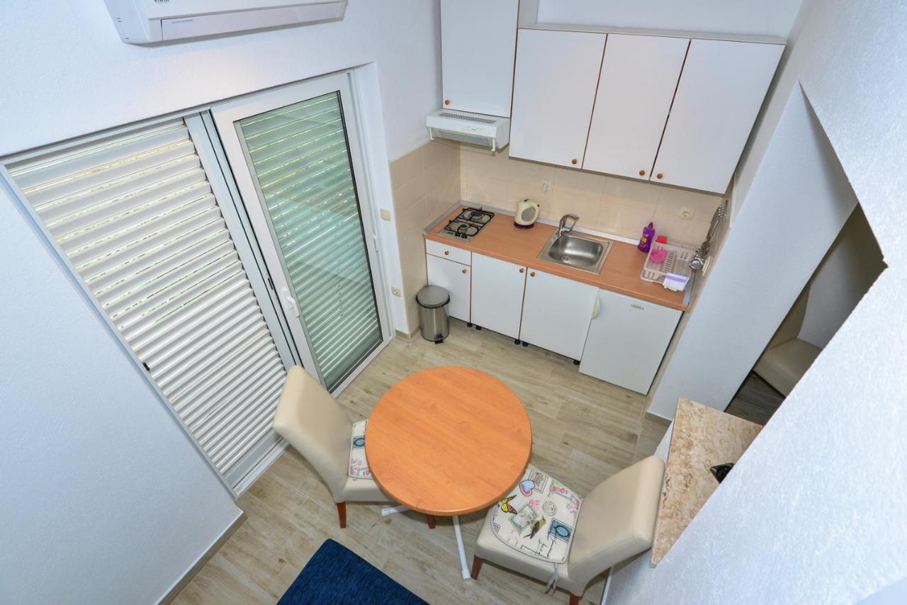 Apartment Dina *